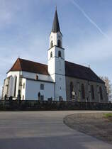 Edenstetten, kath. Pfarrkirche St. Nikolaus, Neugotischer unverputzter Saalbau mit eingezogenem sptgotischem Chor und Nordturm, Chor erbaut 1412, Langhaus von 1861 (04.11.2017)