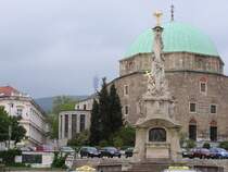 Sz�chenyi Platz, P�cs, Ungarn.  Dreif�lltigkeitsdenkmal, Moschee, TV Turm 