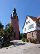 Wurmberg, Ev. Pfarrkirche St. Petrus und Pfarrhaus in der schelbronner Strae (01.07.2018)