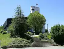 Diersburg, Aufgang zur evangelischen Kirche, hoch �ber dem Ort, Juni 2020