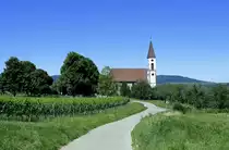 Nimburg, die Bergkirche steht au�erhalb des Ortes auf dem Nimberg, Juni 2020