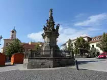 Kladno / Kladen, 30 Meter hohe Mariens�ule am Starosky Pavla Namesti, erbaut von 1739 bis 1741 durch den Bildhauer Karl Joseph Hiernle  (28.06.2020)