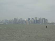 Blick auf Manhattan von der Staten Island Ferry. Aufgenommen am 08.04.08