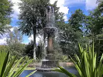 Font�ne auf der Pfaueninsel am 22. Juli 2020,  hier steht man  auf dem h�chsten Punkt der Insel.