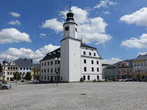 Rymarov / Rmerstadt, Rathaus am Namesti Miru, erbaut 1808 (01.07.2020)