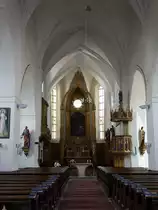 Bruntal / Freudenthal, Hochaltar und Kanzel in der Maria Geburt Kirche (01.07.2020)