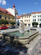 Unicov / Mahrisch Neustadt, Brunnen am Masarykovo Namesti (01.08.2020)