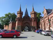 Hradec nad Moravici / Gr�tz, Eingangstor zum Schloss (02.08.2020)