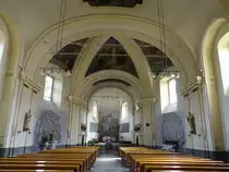 Zlin, Innenraum in der Pfarrkirche St. Phillip, gestaltet von 1969 bis 1970 (02.08.2020)
