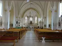 Strani / Strany, neugotischer Innenraum der Pfarrkirche zur Kreuzerh�hung (02.08.2020)