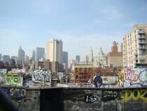 Blick �ber ChinaTown nach Downtown Manhattan. Blick von der Manhattan Bridge am 09.04.08