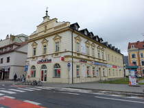 Uherske Hradiste / Ungarisch Hradisch, Bankgebude am Palackeho Namesti (04.08.2020)