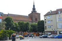 Słupsk (Stolp) in Hinterpommern: Kościł Mariacki (Marienkirche) vom Stary Rynek (bis 1945 Markt) aus gesehen. Aufnahme: 20. August 2020.