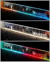  The Frame  umrahmt und beleuchtet seit dem 30.09.2020 mit seinem sich wechselnden Farbenspiel in den Abendstunden die Fensterfront des Bangert-Baus des Deutschen Schifffahrtsmuseums in Bremerhaven. Geschaffen wurde die dauerhafte Lichtinstallation von der Fa. Westermann Kommunikation gemeinsam mit dem Lichtdesigner Dirk Mail�nder und der Fa. Lightlife. Hier sind drei der vielf�ltigen Farbkombinationen zu sehen. 01.10.2020