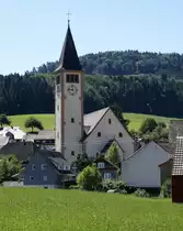 D�rlinbach, die katholische Kirche St.Johannes, wurde an Stelle der 1922 abgerissenen Kapelle neu errichtet, Juli 2020