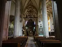 Presov / Esperies, Innenraum der Pfarrkirche St. Nikolaus, barocker Hochaltar von 1696 mit 4 Holzfiguren von Jozef Hartmann (01.09.2020)