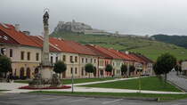 Spisske Podhradie / Kirchdrauf, Marianske Namesti, im Hintergrund die Zipser Burg (01.09.2020)