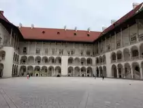 Krakau, dreist�ckiger Arkadeninnenhof des Wawel Schloss (04.09.2020)