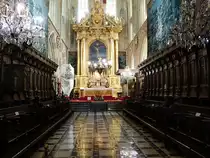 Krakau, Hochaltar und Chorgest�hl in der Kathedrale St. Wenzel (04.09.2020)