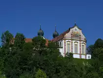 Blick auf die Stiftskirche des ehemaligen Klosters in Baumburg. (August 2020)