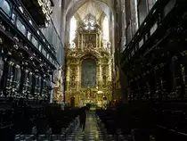 Krakau, Chorgest�hl und Hochalter in der Fronleichnamskirche (04.09.2020)