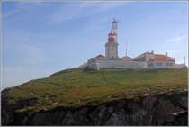 Am Cabo da Roca, dem westlichsten Punkt des europischen Festlandes, steht dieser 1772 in Betrieb genommene Leuchtturm ca. 140 m ber dem Meer. 11.05.2015