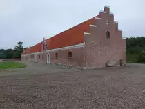 Ulstrup, Geb�ude des Wirtschaftshofs des Herrensitz, erbaut 1668 (21.09.2020)