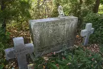 Auch wenn Flensburg von verheerenden Bombenangriff des Zweiten Weltkrieges verschont blieb, so sind doch 176 Menschen Opfer der Luftangriffe geworden. Besonders die Kinder des d�nischen Kindergartens Ingrid-Hjemmet, die bei einem Bombentreffer ihr Leben verloren haben, sind in das kollektive Ged�chtnis der Stadt eingegangen. Auf dem Friedensh�gel befinden sich 15 d�nische Kindergr�ber. Aufnahme: 8. November 2020.