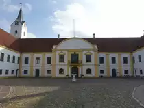 Dronninglund Hovedgard, ehem. Benediktinernonnenkloster, gegr�ndet 1268, neoklassizistisch erbaut 1755 durch Laurids Thurah (22.09.2020)