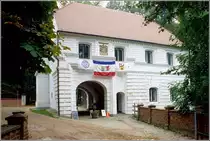 Mirow. Das Torhaus auf der Schlossinsel im September 1998. Scan vom Dia.