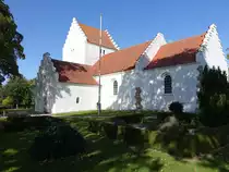 Hyllested, mittelalterliche Dorfkirche, romanischer Chor und sp�tgotischer Turm (24.09.2020)