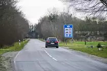 Die Staatsgrenze zwischen Deutschland und Dnemark in Pebersmark. Das Foto ist in Bramstedtlund (Kreis Nordfriesland) aufgenommen. Aufnahme: 4. Januar 2021.