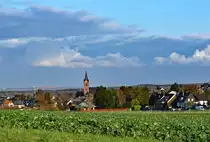 Kirchheim, zur Stadt Euskirchen gehrend, mit der St. Martinus-Kirche im Zentrum - 20.11.2020