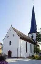 Ottenheim, die evangelische Michaelis-Kirche, die sptgotische Chorturmkirche wurde nach Kriegsschden von 1945 wieder aufgebaut, Sept.2020