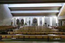 Ottenheim, Blick zum Altar in der katholischen Kirche, Sept.2020