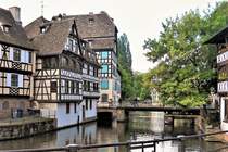 Straburg, Drehbrcke “Pont du Faisan”, Baujahr 1880, im Stadtviertel “La Petite France”  - 11.05.2017