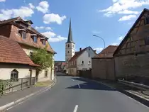 Mittelstreu, kath. Pfarrkirche St. Johann Baptist, erbaut von 1590 bis 1612 (08.07.2018)