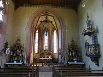 Niederlauer, neugotische Alt�re und Kanzel in der St. Katharina Kirche (08.07.2018)