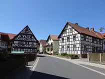 Unterwei�enbrunn, Fachwerkh�user aus dem 18. Jahrhundert in der Brendstra�e (08.07.2018)