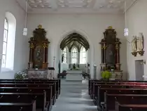 Bochingen, Alt�re und Chor in der St. Mauritius Kirche, erbaut von 1811 bis 1812 durch  Friedrich Bernhard Adam Gro� (19.08.2018)