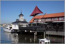 Die zum Gta lv gelegene Terasse des Restaurants Sjmagasinet in Klippan. 09.05.2008