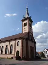 Seedorf, Pfarrkirche St. Georg, erbaut 1844 aus Bundsandstein, Turmdach von 1893 (19.08.2018)