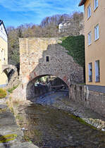 Bad Mnstereifel -  Alte Schlopforte  ber die Erft, Teil der alten Stadtmauer - 14.02.2021