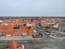 Blick vom Wasserturm auf das Hotel �T�nderhus� und die Innenstadt von T�nder (deutsch: Tondern - friesisch: Tuner). Aufnahme: 22. Februar 2021.
