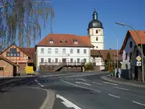 Kleinbardorf, Gasthof zum Lamm und Pfarrkirche St. gidius (15.10.2018)