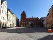 Regensburg, Haidplatz mit Thon Dittmar Palais und Neue Waag (28.02.2021)