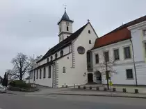 Aulendorf, kath. Pfarrkirche St. Martin, erbaut ab 1498, fr�hbarocker Umbau von 1653 bis 1662 (05.04.2021)