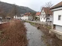 Neckargerach, H�user entlang des Seebach (24.12.2018)