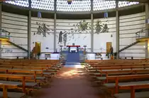 Freiburg, Blick zum Altar in der Heilig-Geist-Kirche, M�rz 2021