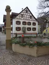 Grie�en, Brunnen und Fachwerkhaus am H�henweg (30.12.2018)